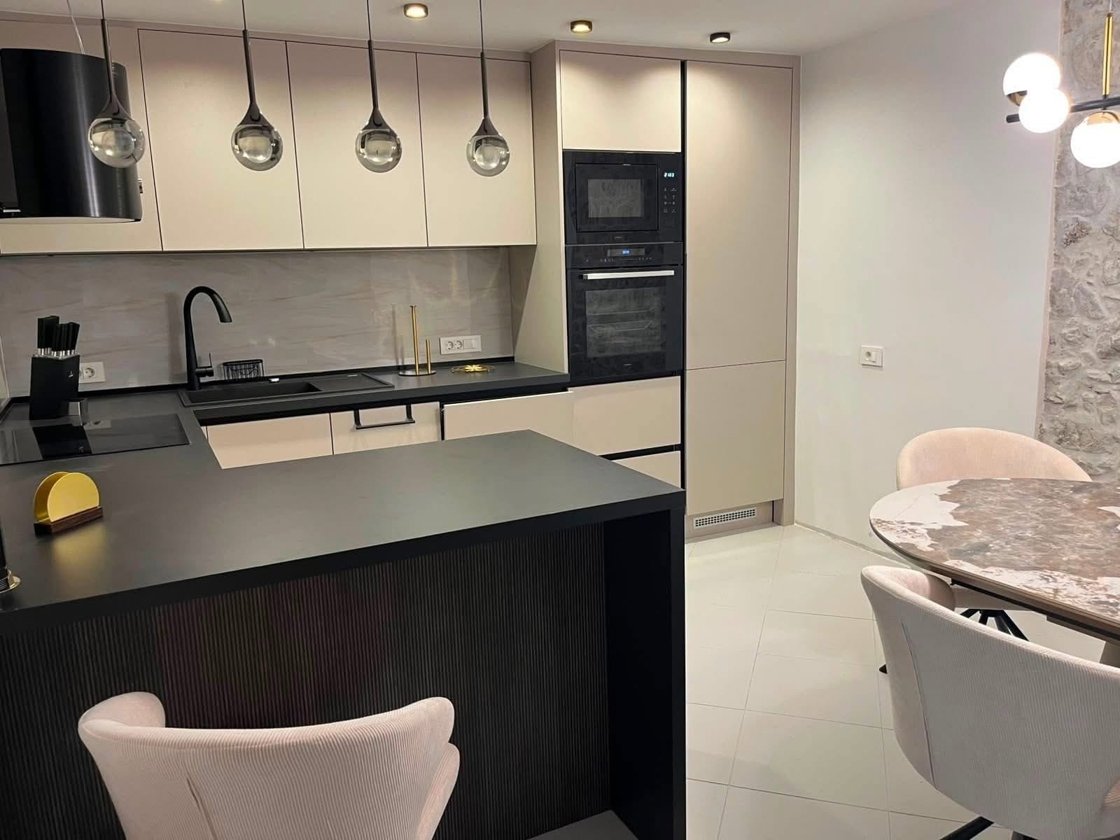 Cream & Graphite Kitchen — view 3